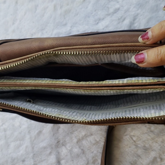 Leanna Vegan Brown faux leather Braided Crossbody Purse. - Picture 10 of 16